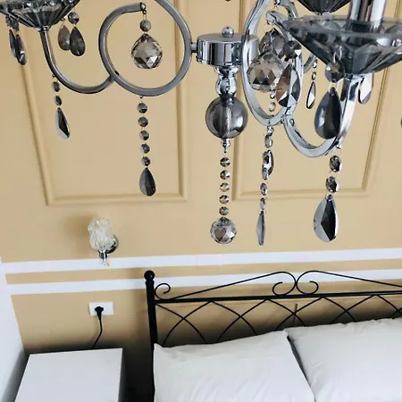 Guesthouse London Гостевой дом Тирана