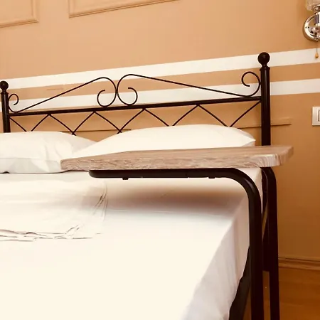 Guesthouse London Тирана
