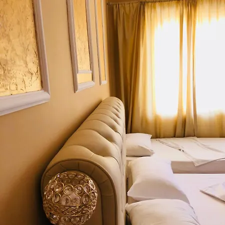 Guesthouse London 2* Тирана